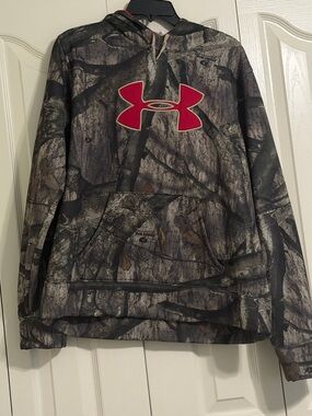Under Armour Realtree Camo Hoodie with Hot Pink Logo (XL)